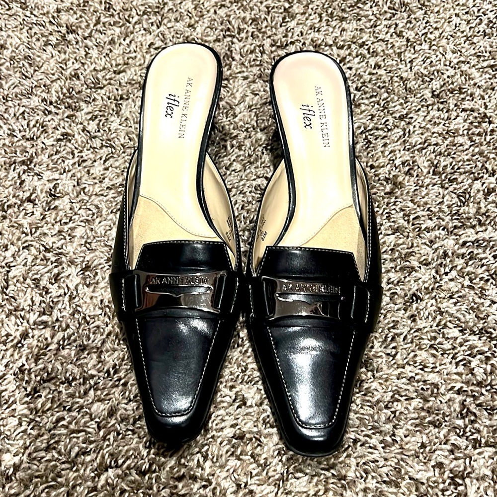 Anne Klein Women's Black Leather Mule Heels Size 8.5 Square Toe Kitten Heel